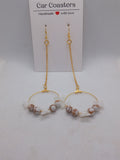 Boucles d'oreilles pendantes plaquées or et perles semi-précieuses