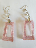 Boucles d'Oreilles Rectangle Rose Pailleté - Résine Transparente