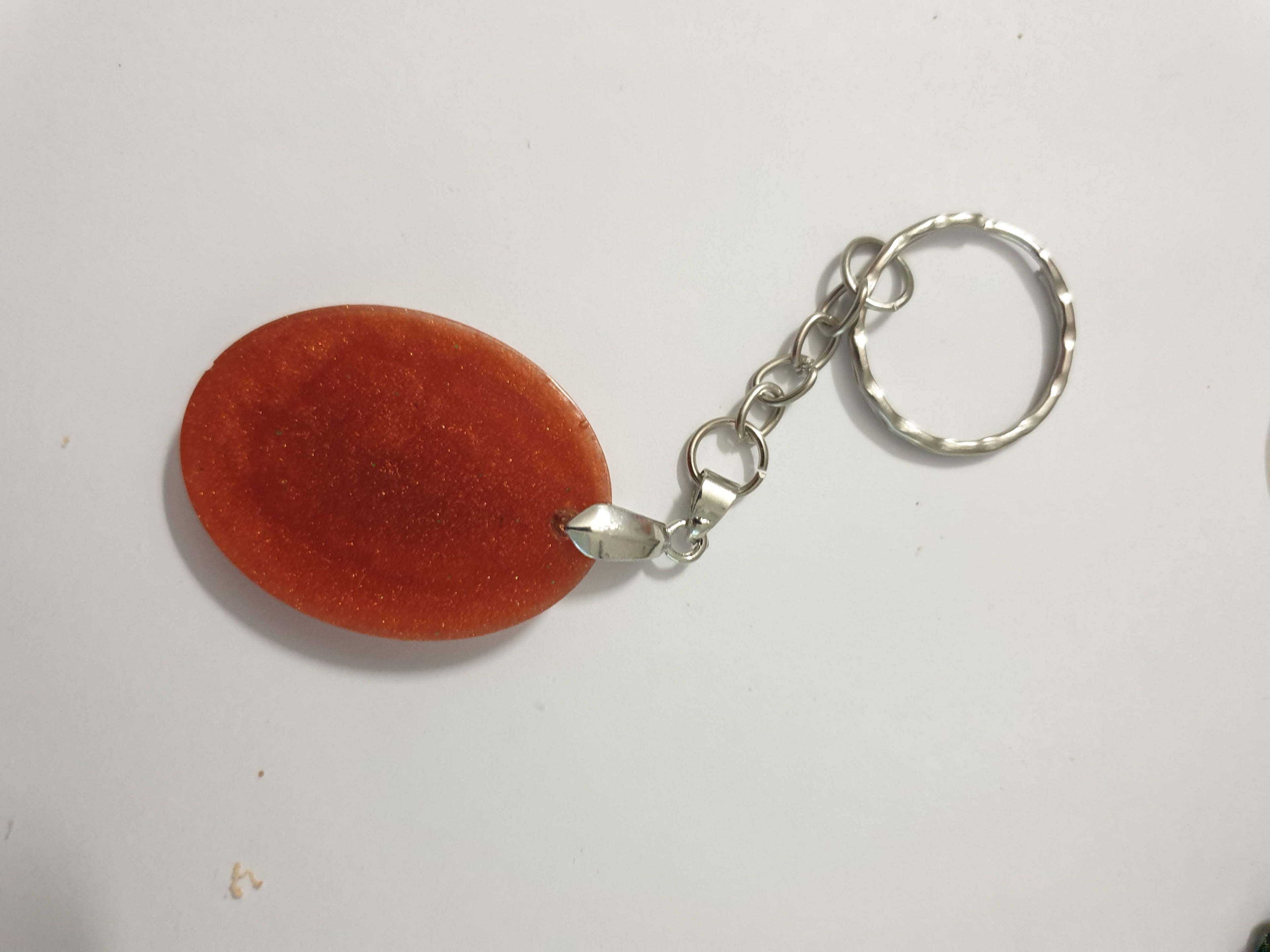 Porte-clés en résine époxy transparent avec charm arbre de vie