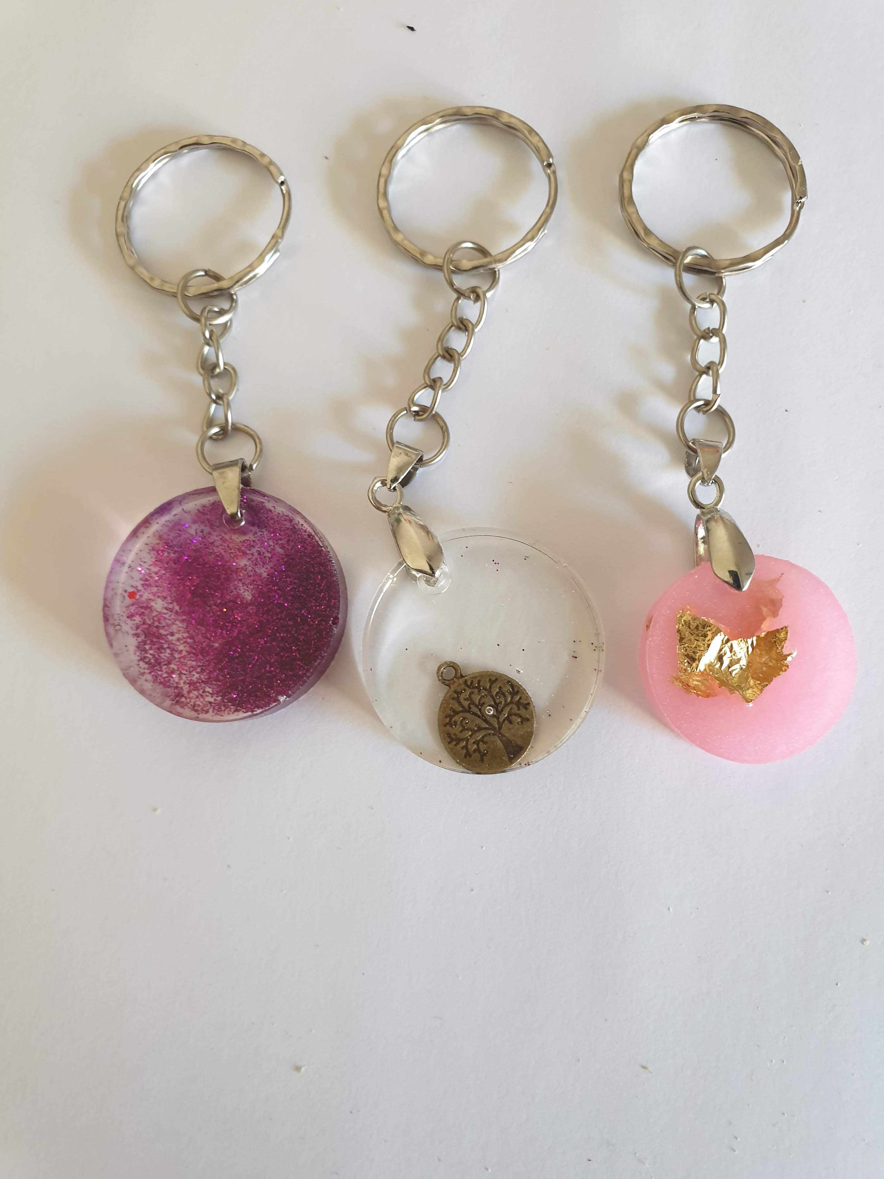 Porte-clés en résine époxy violet